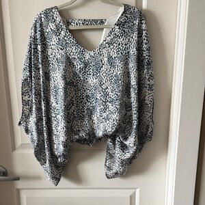 Elegant hunter green and cream Women's Top